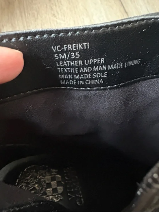 Vince Camuto Black Pointed-Toe Leather Ankle Booties with Side Zip - Picture 3 of 5